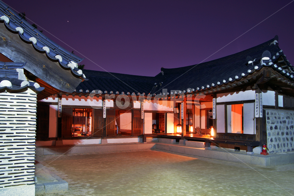 남산,한옥마을,남산골한옥마을,고건축,관광지,야경,조선시대,야경,밤,풍경,nightscape,night,landscape,한국전통,한국문화,korean traditional,korean culture,건축물,건물외관,exterior,building,structure,architecture,construction,건물,patio,안마당
