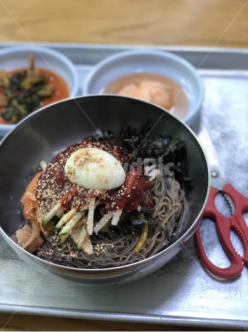 냉면,막국수,여름,강원도,비빔국수,비빔냉면,함흥냉면,음식,식재료,요리,food,cook,meal,dishes,food reserves,면류,면요리,noodles