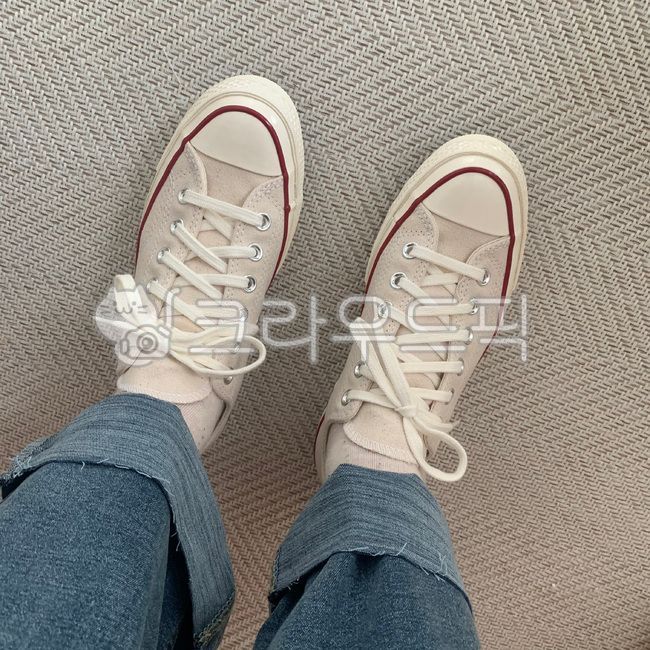 chuck taylor,pants,apparel,shoes,clothes,jeans,running shoes,casual,converse,clothing,Daily look,converse shoes,cloth