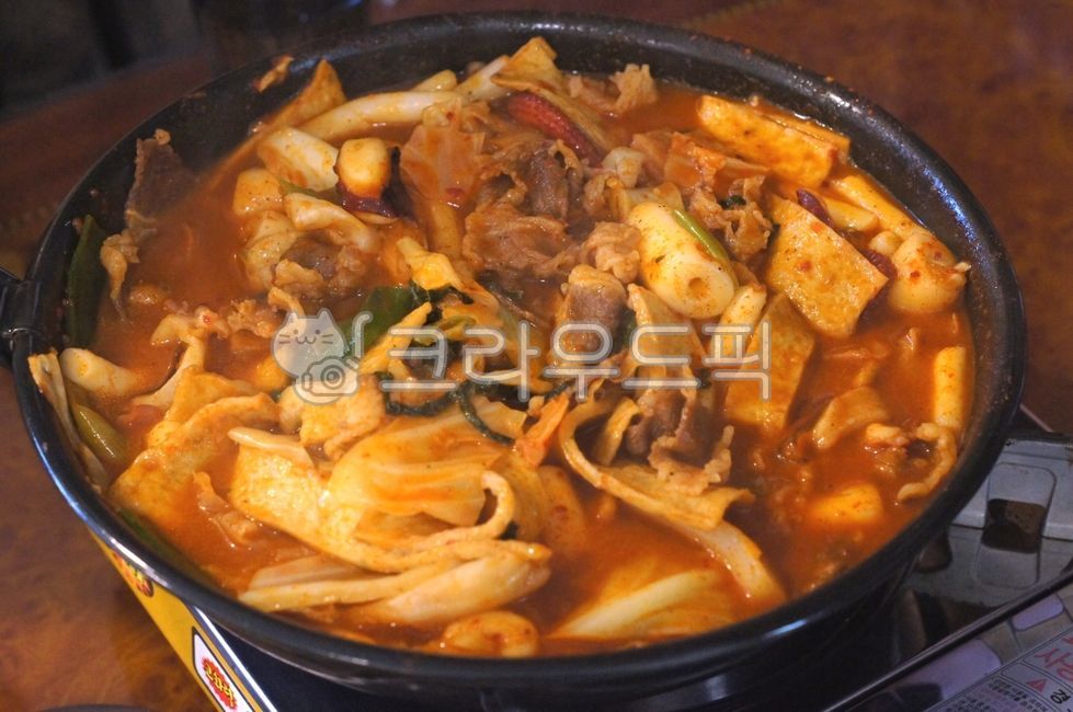 Octopus seafood casserole,octopushotpot,hotspicyseafoodstew,Whole octopus rice cake,wholeoctopus,Seafood beef and pork belly hot pot,spicyseafoodstew,Seafood beef and pork tteokbokki,seafoodhotpot,octopusstew,seafood hotpot,tteokbokki,Seafood Tteokbokki H