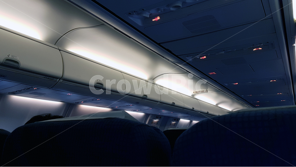 plane,flight,nightflight,Airline,night flight,onboard,aircraft,transport,passenger,airplane,flying,airliner,travel,boarding