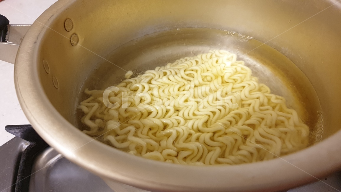 라면,라면끓이기,라면끓임,음식,인스턴트식품,식품,요리,조리,냄비,양은냄비,요리도구,조리도구,면발,식사,누들,noodle,food,cook,recipe,식자재,식재료,음식,식재료,요리,food,cook,meal,dishes,food reserves,면류,면요리,noodles,한식,한국음식,한국요리,korean food,korean dishes,korean meal,korean cook