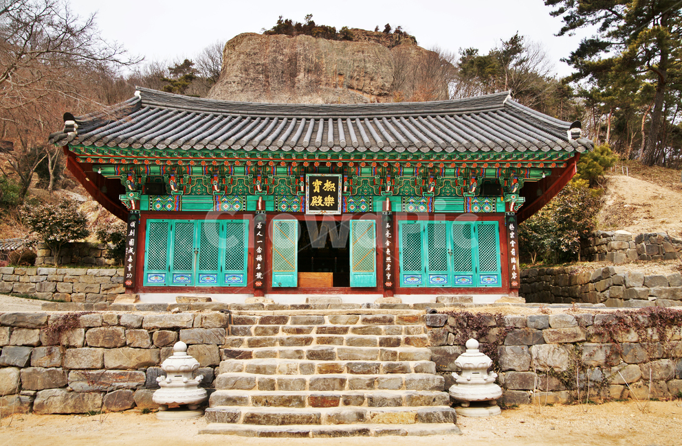 극락보전,도솔암,선운산,말사,선운사,아미타불,고건축,돌계단,한국전통,한국문화,korean traditional,korean culture,종교,신앙,religion,belief,faith,건축물,건물외관,exterior,building,structure,architecture,construction