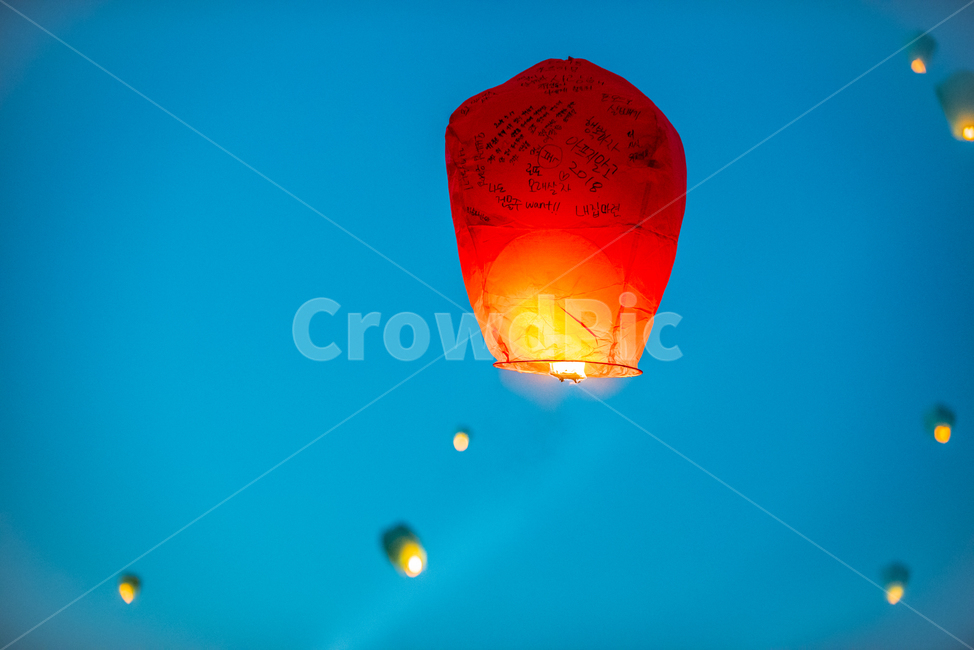 night view,hope,float,wish,red,hot air,make a wish,hotair,wishes,Flying a lantern,sky,Consciousness,festival,oriental,korea,celebration,light,ballooning,flying,Eastern,colorful,object,flight,Nukki,color,balloons,isolated,air,hot,floating,sky lantern,ballo