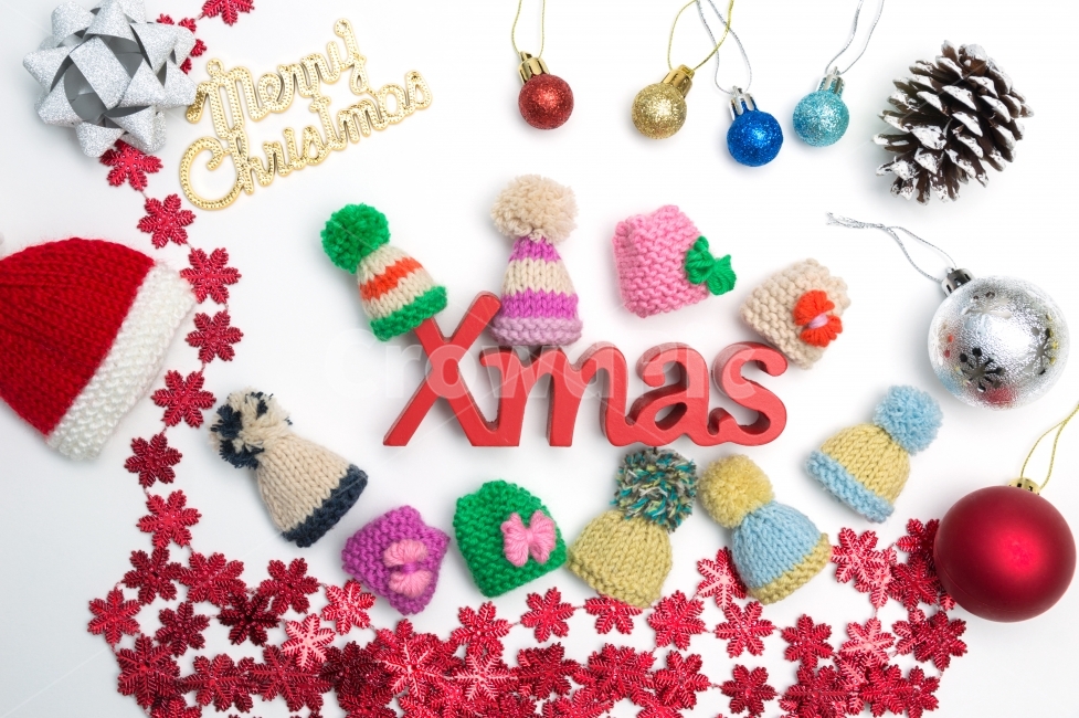 ,gift,pine tree,Christmas,deco,fur hat,Santa Claus,Christmas ball,yellow,white background,interior,sparkling,gold,red,ball,background image,Santa,white,red color,pine cone,design,Merry Christmas phrase,hat,decoration,letters,Merry Christmas,Santa hat,imag