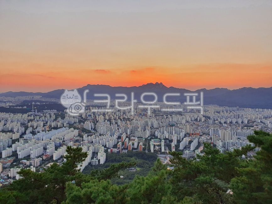 mountain,outdoors,nature,city,natural object,sunset,tree,aerialview,view map