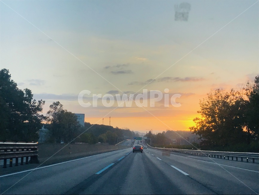 노을,퇴근길,도로,고속도로,자동차,주행,하늘,sunset,car,highway,road,sky