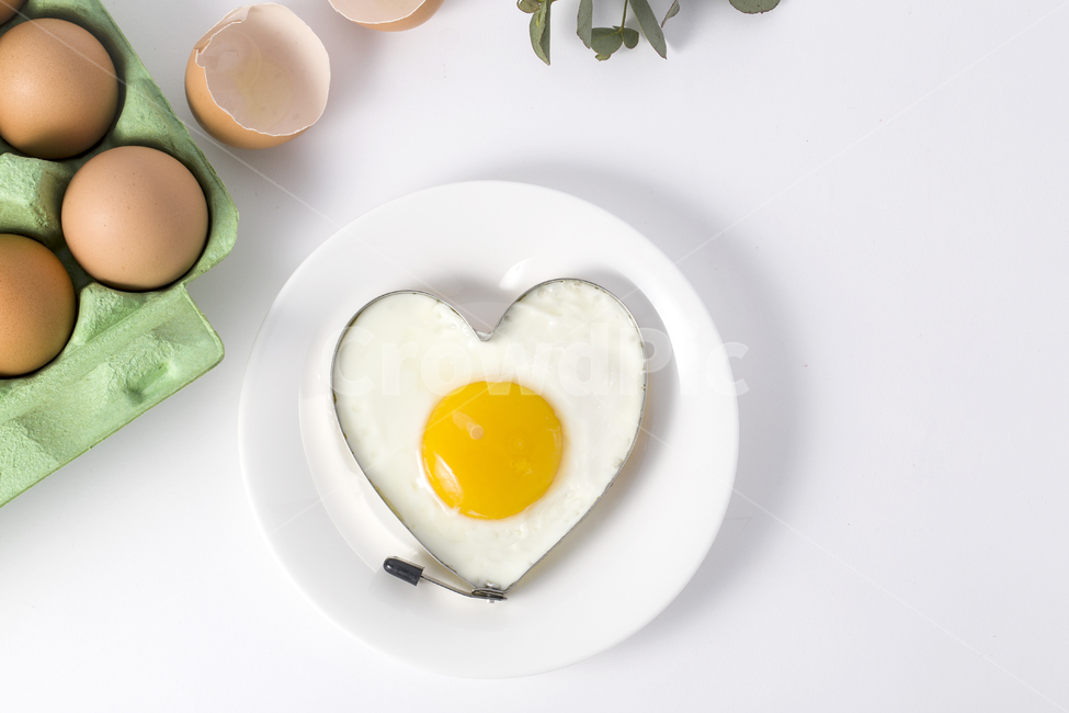 달걀,계란,날계란,날달걀,식재료,식료품,에그,단백질,흰자,노른자,하트,후라이,달걀후라이,음식,계란후라이,계란판,한판,껍데기,반숙,음식,식재료,요리,food,cook,meal,dishes,food reserves