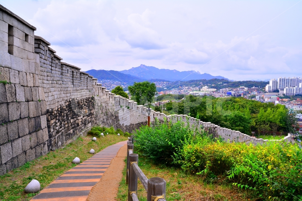 newsletter,catalog,lyricism,construct,building,trail,healing,Seoul Fortress Road,A long ago,Town,road,record,draft,sight,edit,history,picnic,feeling,capital city,books,contents,Tourist destination,stonewall,Hanyang,Dullegil,sights,book,concept,rampart,Pub