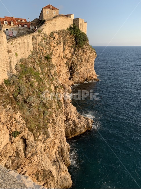 크로아티아,두브로브니크,성벽,건축물,바다,dubrovnik,sky,sea,croatia,stone,building,낭떠러지,cliff,promontory,곶,자연,풍경,nature,landscape,해외,외국,세계,foreign,oversea,world,세계자연풍경,해외자연풍경,외국자연풍경,world nature landscape,outdoors,옥외