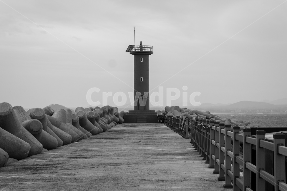 흑백사진,등대,방파제,바다,섬,등대,lighthouse,흑백,모노톤,monochrome,black and white