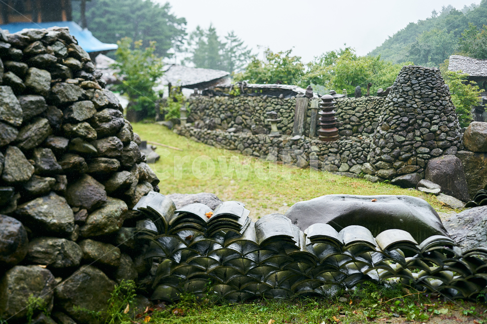 시골,돌담,기왓장,돌,돌탑,시골풍경,유적지,삼성궁,풍경,시골,마을,풍경,landscape,country,rural,town,건축물,건물외관,exterior,building,structure,architecture,construction