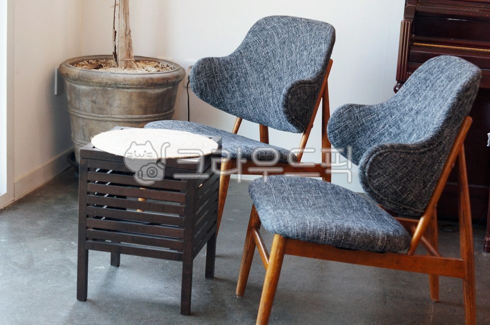 coffee table,furniture,coffeetable,chair