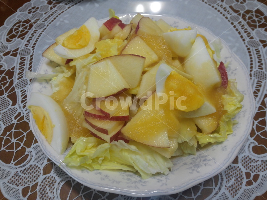 fruit salad,Apple,egg,boiled egg,plate,yolk,lettuce,eggplant