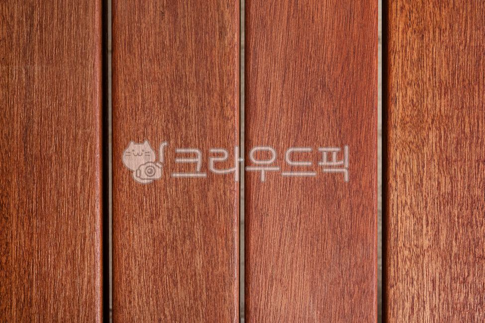 hardwood,견목,wood,목재,stainedwood,스테인드우드,indoors,interiordesign,floor,바닥,flooring,인테리어디자인