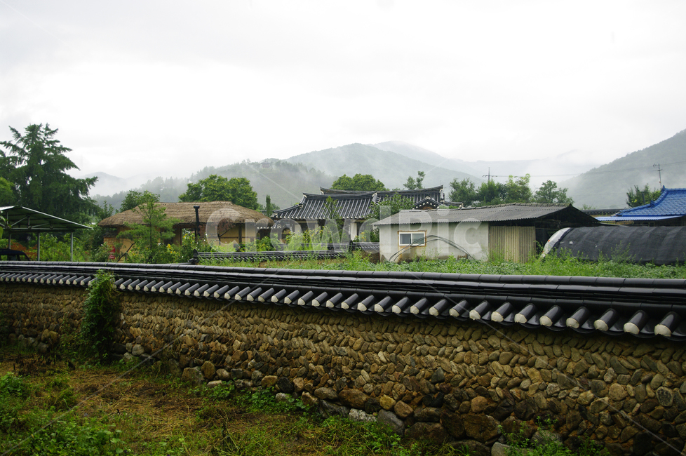 한옥,전통가옥,기와지붕,건축,traditional,풍경,시골,마을,풍경,landscape,country,rural,town,한국전통,한국문화,korean traditional,korean culture,건축물,건물외관,exterior,building,structure,architecture,construction