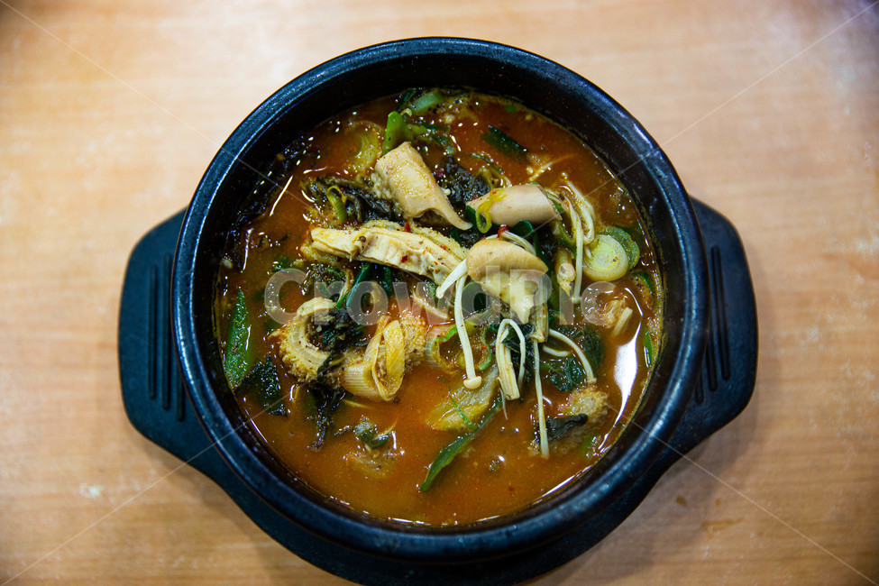 소고기,내장탕,한국전통음식,뚝배기,beeftripeandintestinesoup,beef,tripe,내장,food,음식,식사,meal,bowl,사발