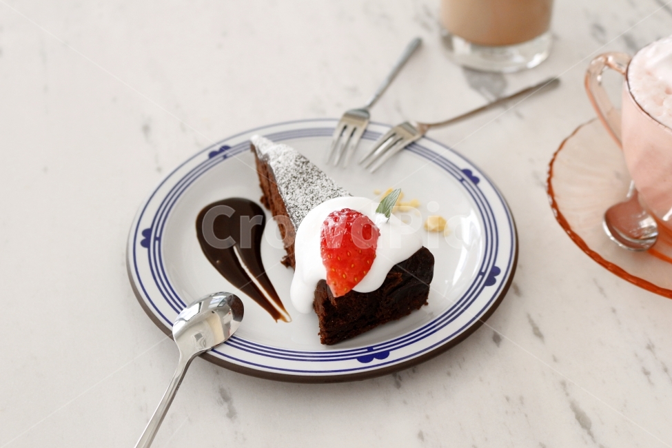 	카페,감성,그릇,접시,분위기,커피한잔,음식,요리,빵,케이크,감성사진,간식,후식,디저트,맛집,핫플레이스,cafe,플레이팅,컨셉,콘셉,coffee,latte,concept,food,bread,dessert,음식,식재료,요리,food,cook,meal,dishes,food reserves,빵,bread,디저트,간식,후식,dessert,snack,커피,카페,coffee,cafe,감성,sensible,feeling