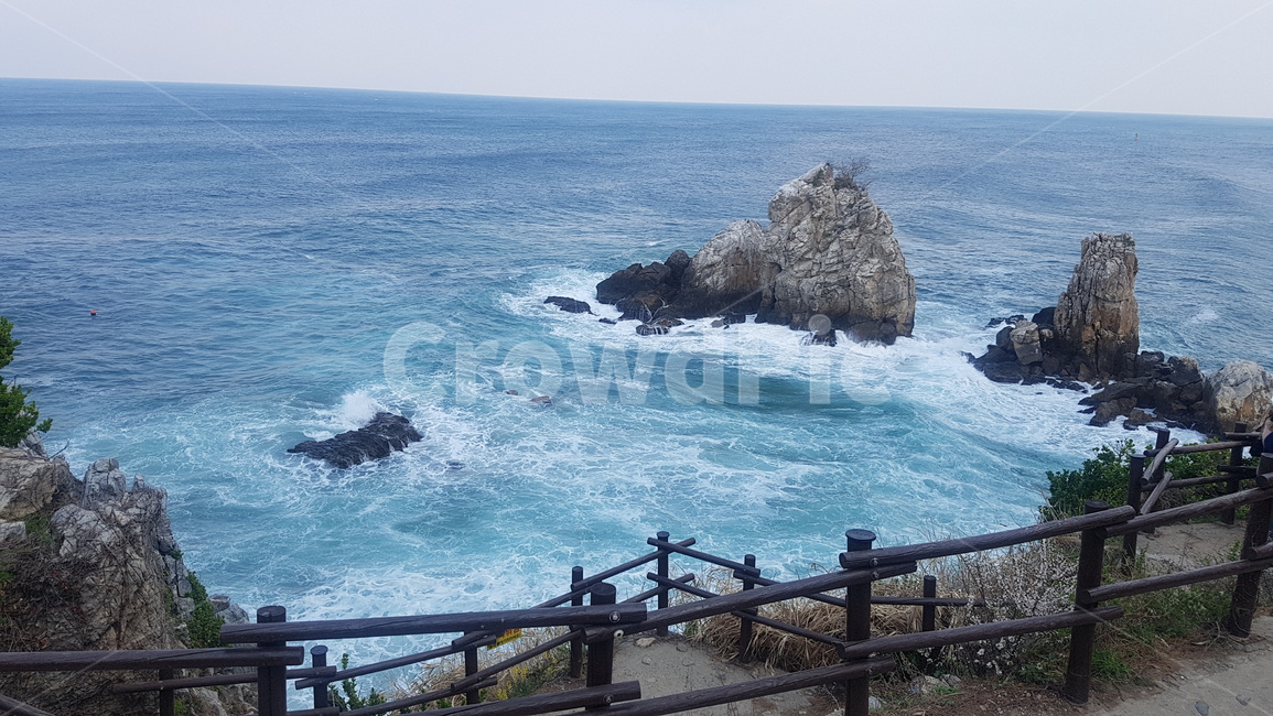 삼척바다,바다,거친바다,파란바다,푸른바다,바다와돌