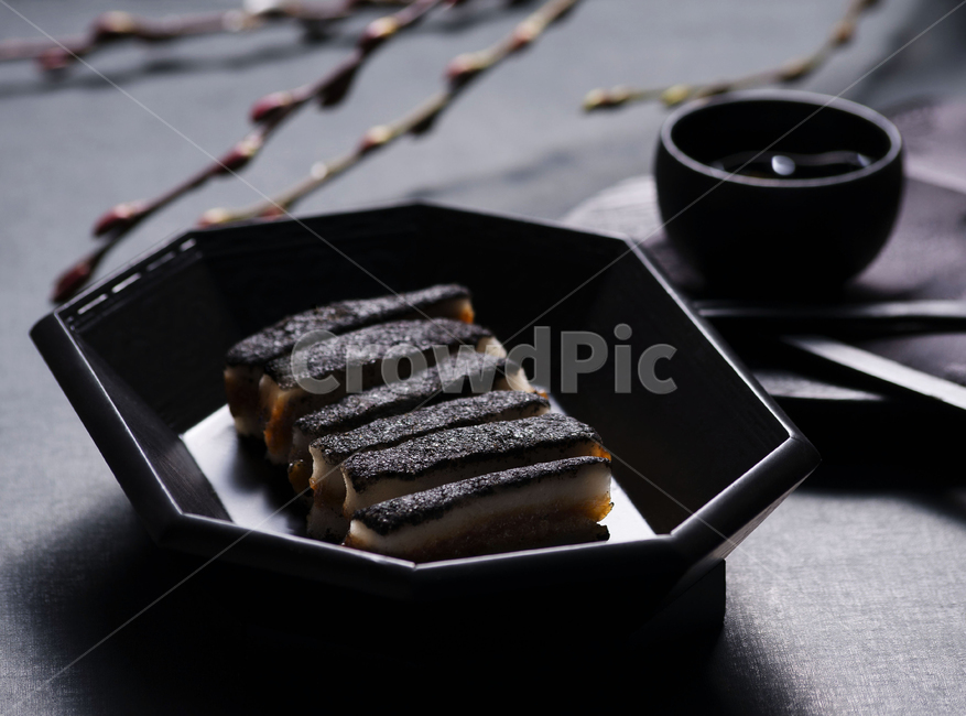 음식,떡,전통음식,ricecake,간식,음식,식재료,요리,food,cook,meal,dishes,food reserves,한식,한국음식,한국요리,korean food,korean dishes,korean meal,korean cook,디저트,간식,후식,dessert,snack,감성,sensible,feeling