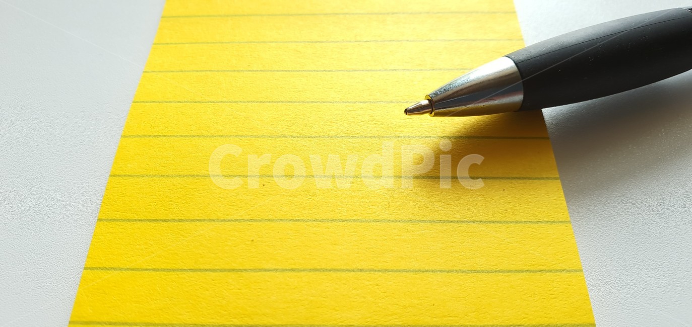 메모지,볼펜,펜,메모,종이,노란종이,메모용지,pen,paper,office,note,background,business,yellow,blank,message,blue,notepad,ballpoint,notebook,education,school,color,diary,pencil,design,isolated,work,ballpointpen,notepaper,reminder,write,closeup,copyspace,table,white,empty