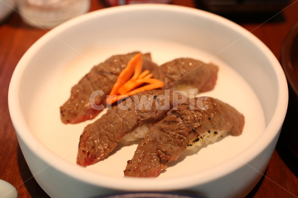 초밥,스시,소고기초밥,소고기,일식,음식,식사,음식,식재료,요리,food,cook,meal,dishes,food reserves,일식,일본음식,일본요리,Japanese food,Japanese dishes,Japanese meal,Japanese cook