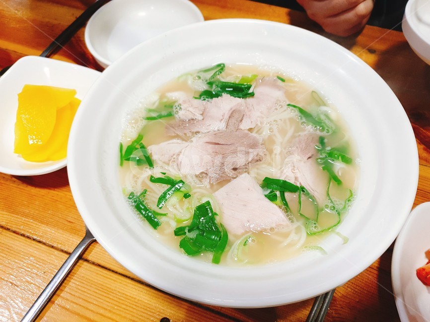 국수,흑돼지,흑돼지국수,식사,요리,제주도