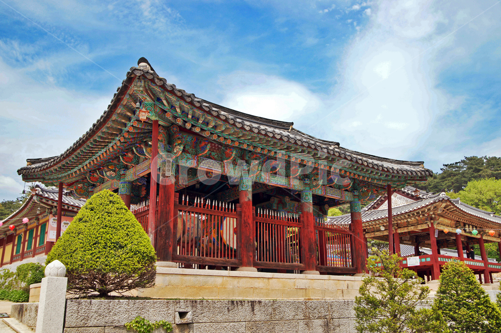 범종각,범종루,신륵사,불교사물,전각,고건축,사찰,한국전통,한국문화,korean traditional,korean culture