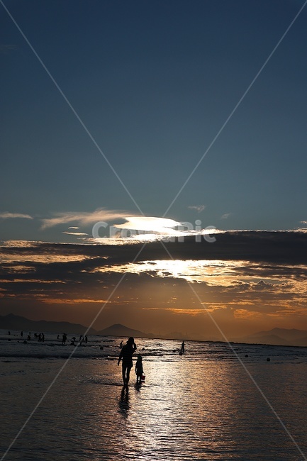 다대포해수욕장,석양,노을,바다,풍경,배경,자연,nature,사람,human,인간,sunlight,햇빛,light,빛,구름,하늘,붉은하늘,일몰,redsky,sunset,자연,풍경,nature,landscape