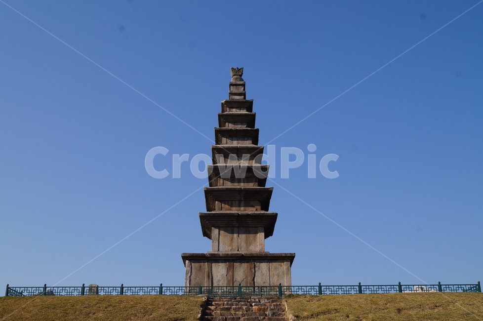 중앙탑,석탑,문화재,국보,불교문화재,7층석탑,조각상,동상,석상,조형물,statue,bronze statue,stone statue,종교,신앙,religion,belief,faith