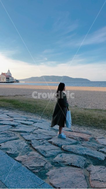 해변,풍경,인물풍경,뒷모습,자유로움