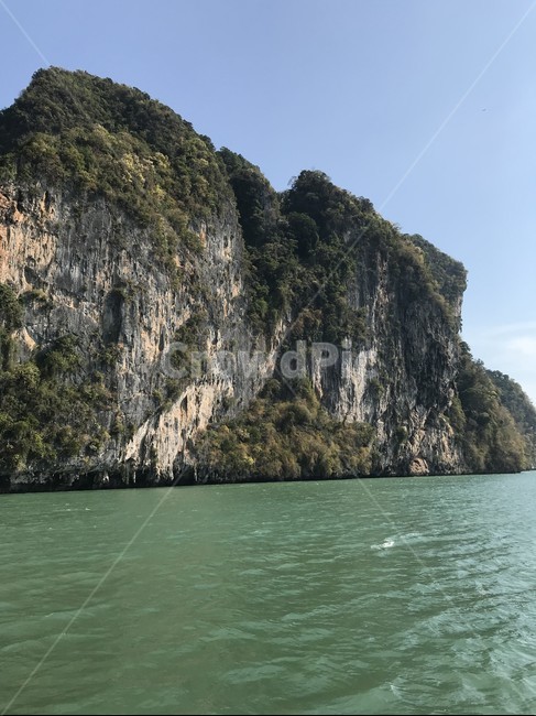 바다섬,바위섬,에메랄드바다,웅장,이국적바다,자연,풍경,nature,landscape,outdoors,옥외,cliff,낭떠러지,promontory,곶