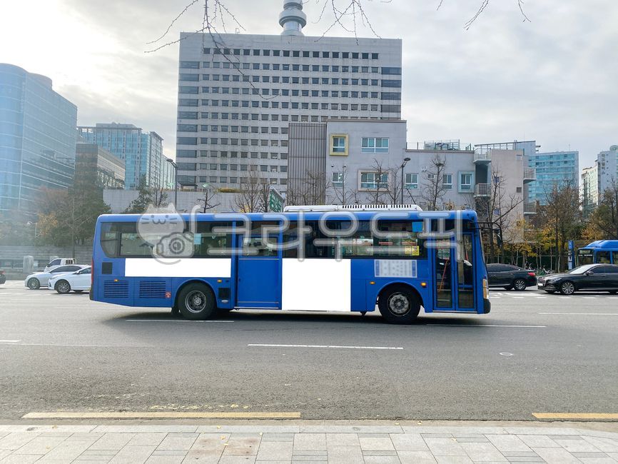 bus,commercial,commercialadvertisement,square billboard,outdoor advertising,sign board,citybusadvertisement,outdooradvertisement,Mockup image,commercialbillboard,busadvertisement,advertisingdesign,emptied,billboard,emptyspace,empty place,background,bus ad