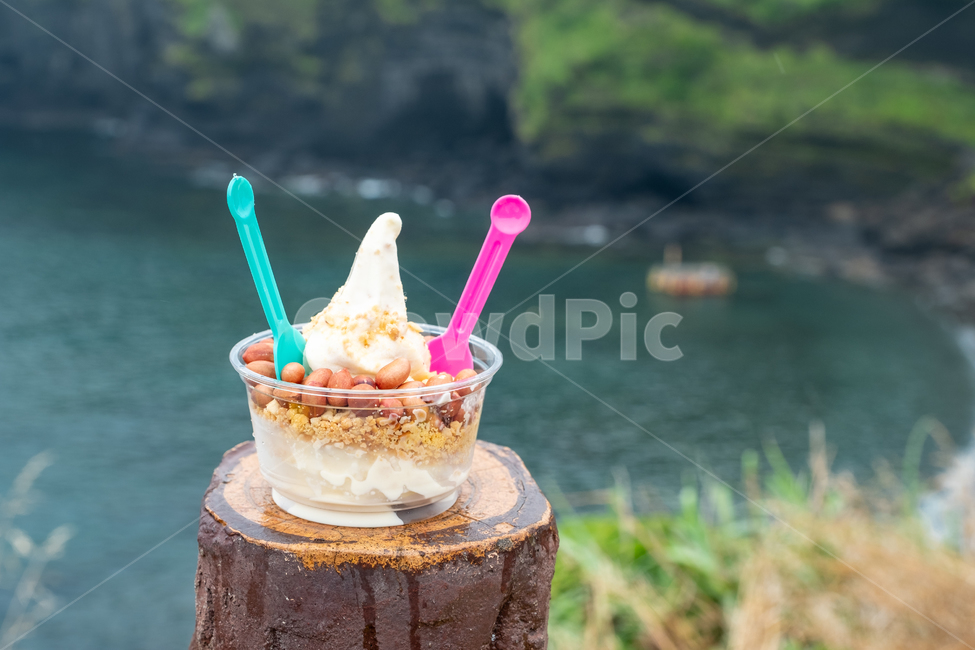 관광,제주,우도,제주도,검멀레해변,땅콩아이스크림,아이스크림,바다,스푼,디저트,cream,icecream,food,자연,풍경,nature,landscape,제주도,jeju,jeju island,디저트,간식,후식,dessert,snack,creme,크림,음식,ice cream