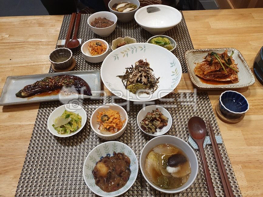 saucer,받침접시,채식요리,비건,비건요리,한정식,가지요리