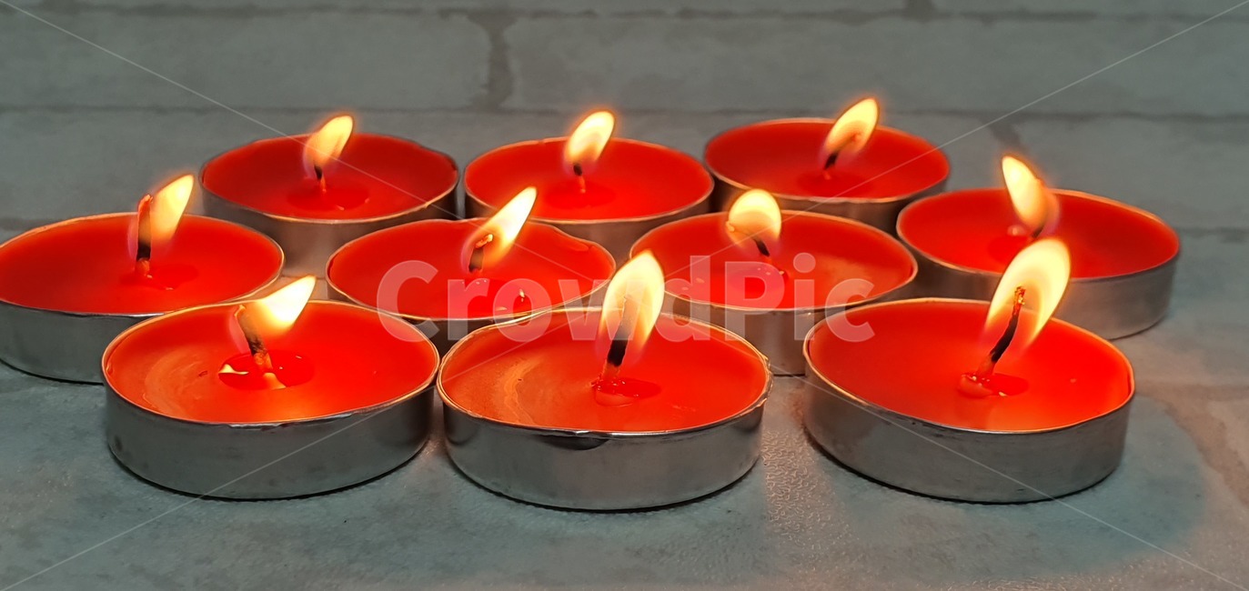 양초,초,불,불빛,어두움,불꽃,candle,flame,background,decoration,fire,christmas,dark,night,celebration,holiday,candlelight,light,yellow,glowing,bright,wax,xmas,religion,glow,church,burn,peace,burning,symbol,romance,black,design,festive,darkness,many