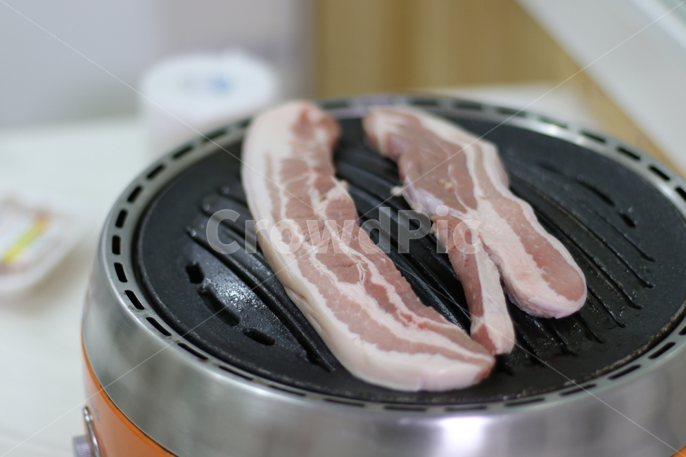 바베큐,삼겹살,오겹살,고기,돼지고기,후추,허브솔트,버너,캠핑,저녁,식사,고기반찬,음식,food,pork,kimchi,meat,맛있는,먹음직스러운,음식,식재료,요리,food,cook,meal,dishes,food reserves,육류,고기,meat