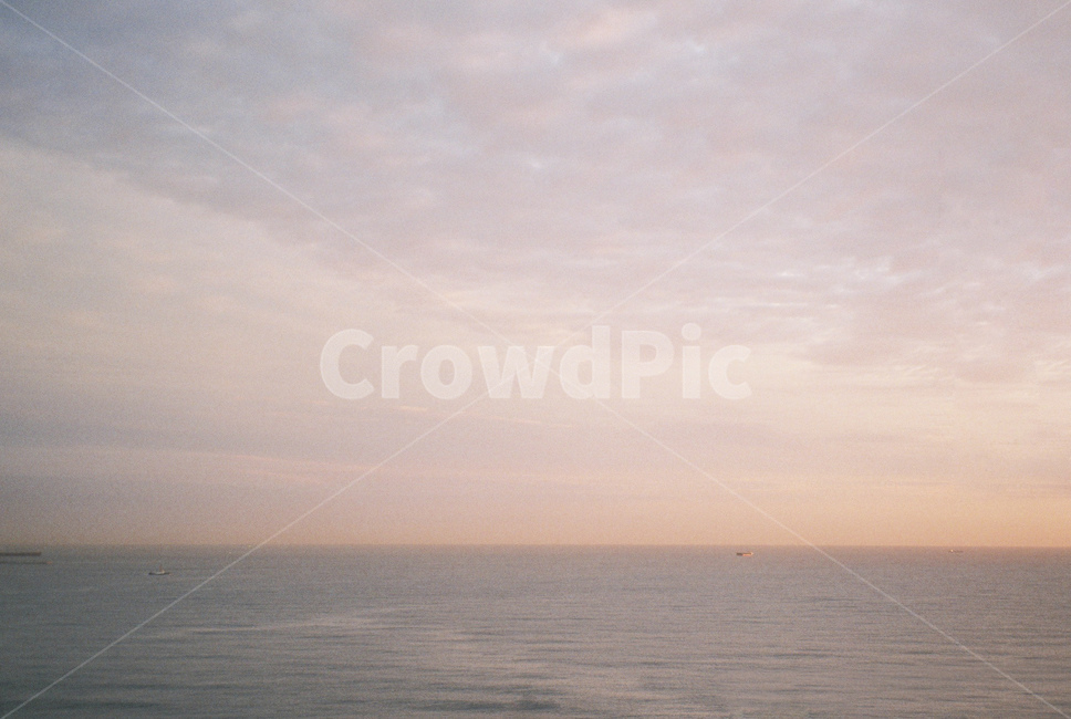 삼척,강원도,water,ocean,잔잔함,바다,pink,blue,수평선,하늘,새벽,아침,고요함,quiet,morning,sky,film,filmphotography,필름사진,필름,자연,nature,outdoors,retro