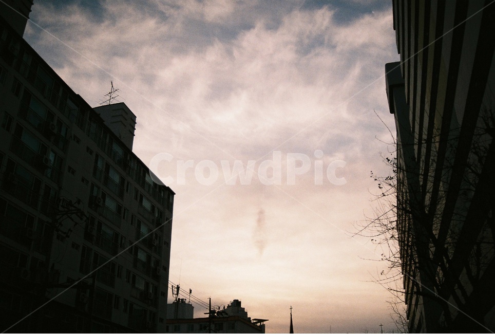 필름,하늘,아파트,구름,film,sky,filmphotography,latewinter,cloud,apartment,필름카메라