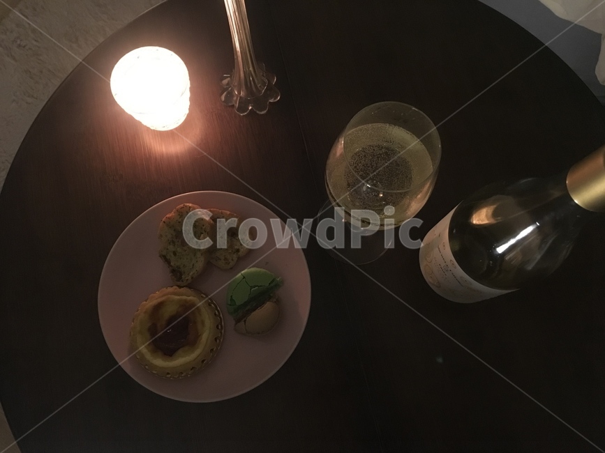 홈바,밤,빛,감성,항공샷,감성사진,배경,homebar,wine,whitewine,light,cozy,night,새벽감성