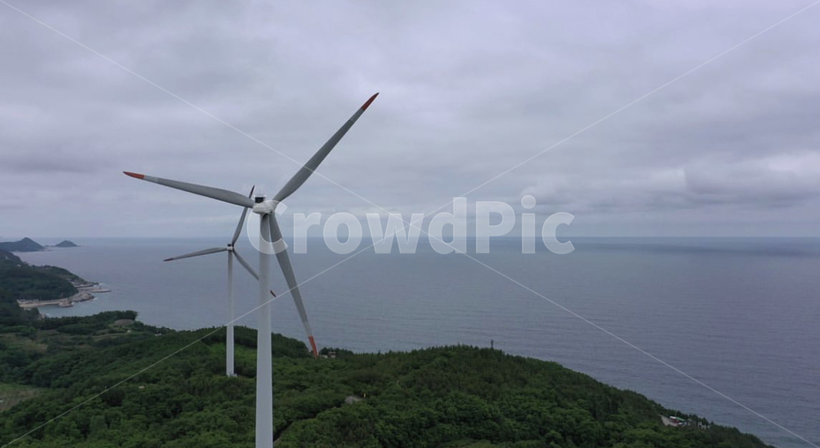 기계,machine,풍력,풍력발전소,바다,산,흐린날,에너지산업,energy industry