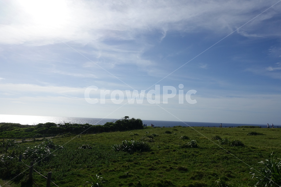 sky,Field,vast,Sky blue,peaceful