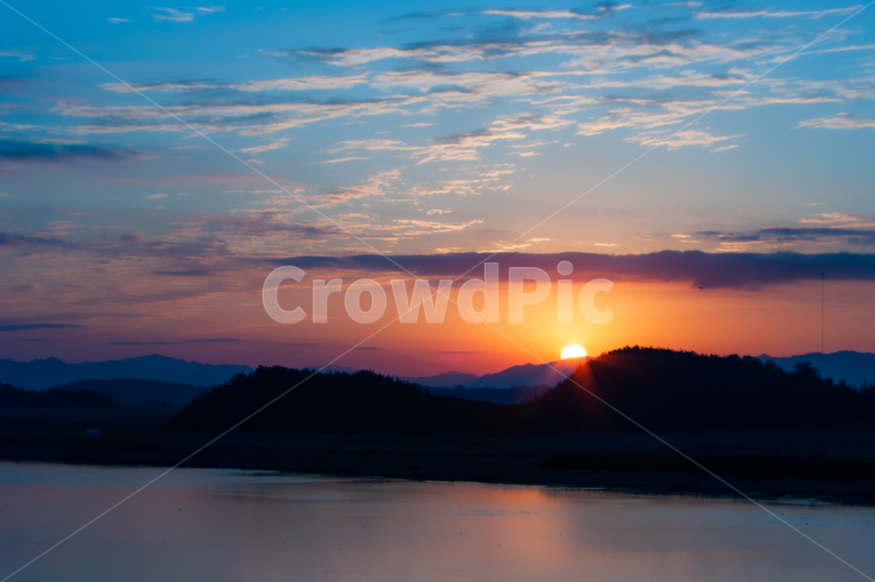 nature,자연,outdoors,옥외,일출,하늘,붉은하늘,구름,영암호,자연,풍경,nature,landscape