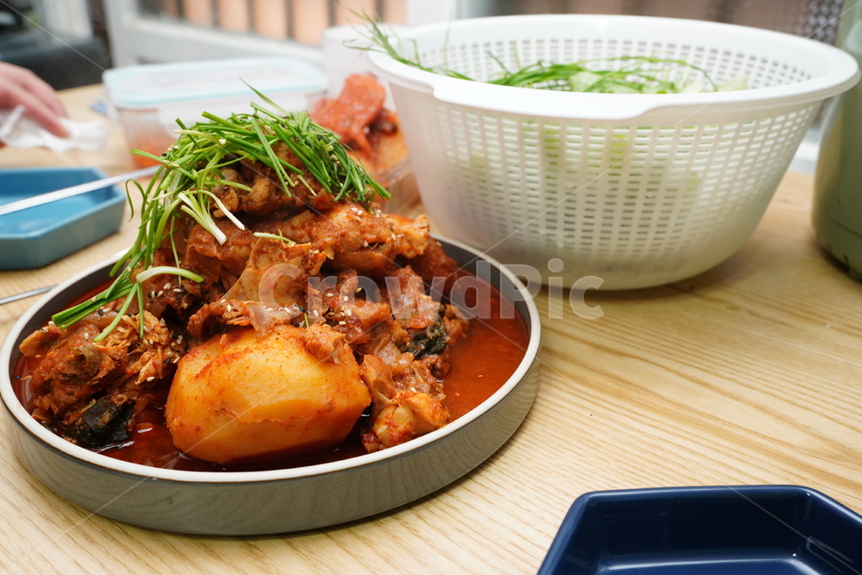 닭도리탕,닭볶음탕,안주,집밥,먹거리,닭고기,푸드,food,음식,meal,식사,dish,요리,음식,식재료,요리,food,cook,meal,dishes,food reserves