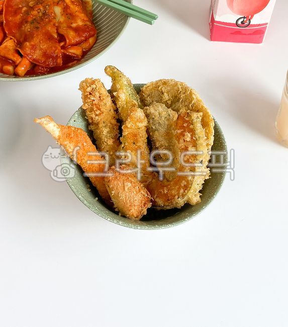 분식,튀김,단호박튀김,고추튀김,야채튀김,모둠튀김,모듬튀김,그릇,도자기그릇