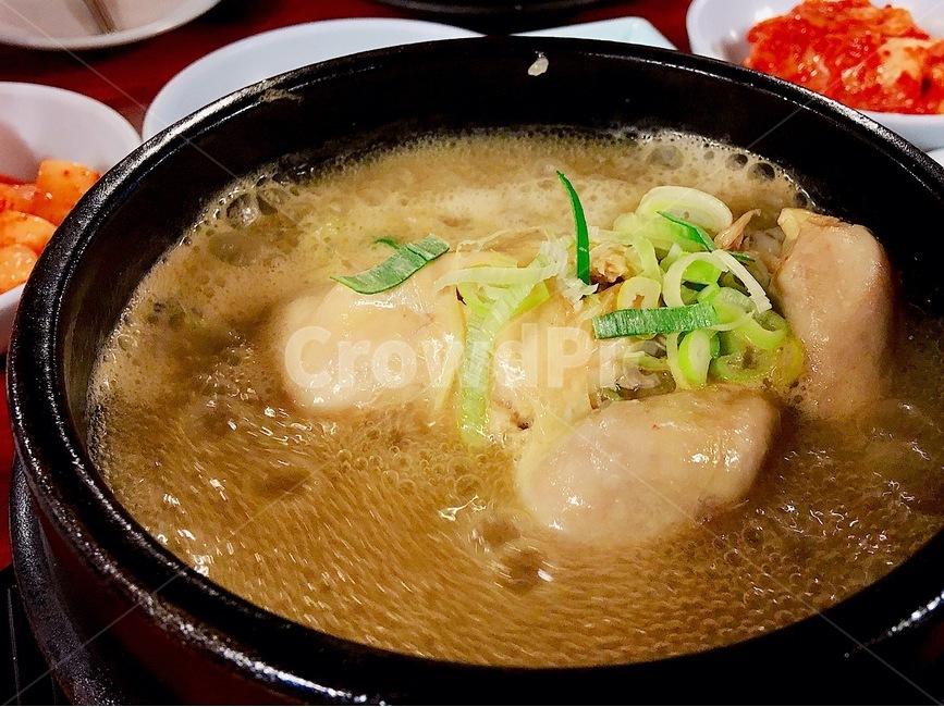 보양식,삼계탕,한방삼계탕,복날음식,국물음식,닭요리,여름보양식,닭백숙,뚝배기,보글보글,한국음식,한식,한국전통음식,cook,food,koreandish,건강식,여름,계절,summer,season,음식,식재료,요리,food,cook,meal,dishes,food reserves,육류,고기,meat,한식,한국음식,한국요리,korean food,korean dishes,korean meal,korean cook,식사,dish,bowl,사발