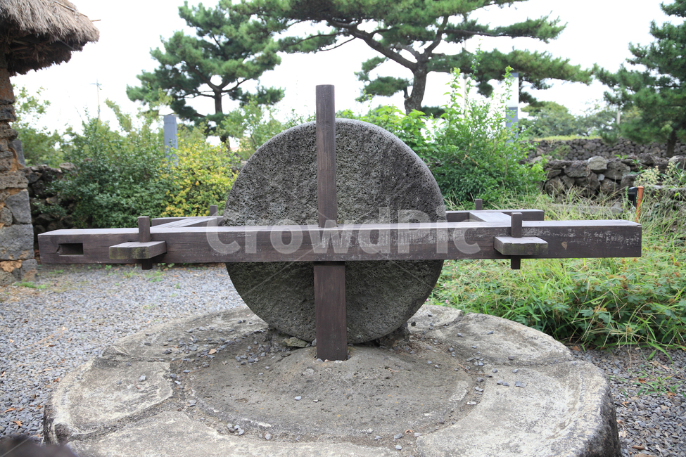 말방에,연자매,방아,돌,농기구,도구,기구,방앗간,제주,제주도,민속,토속,민속품,곡물,한국,시골,마을,풍경,landscape,country,rural,town