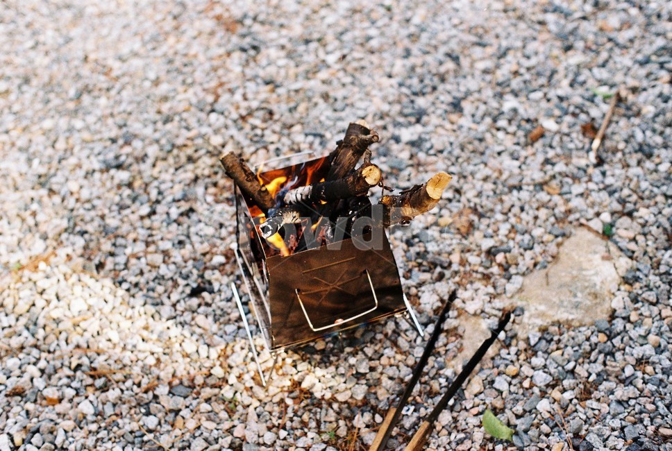 캠프파이어,캠핑,나무,장작,불,돌,불장난,campfire,fire,camping,vacation,holiday,tree,wood,firewood,woodpile,rock