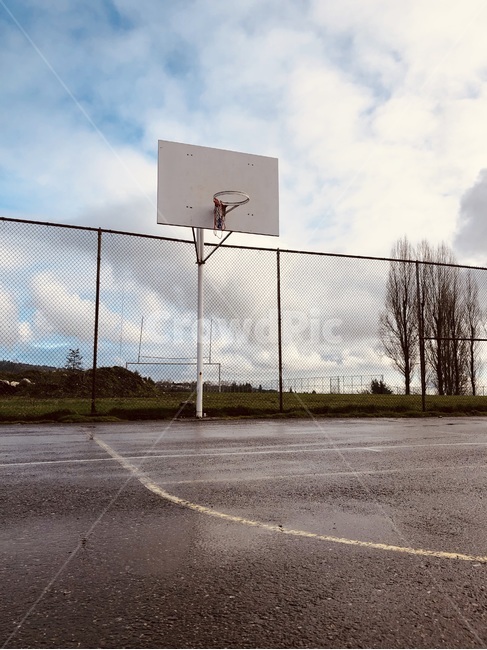 농구,농구골대,농구장,하늘,나무,구름,언덕,basketball,basketballcourt,sky,tree,cloud,hill