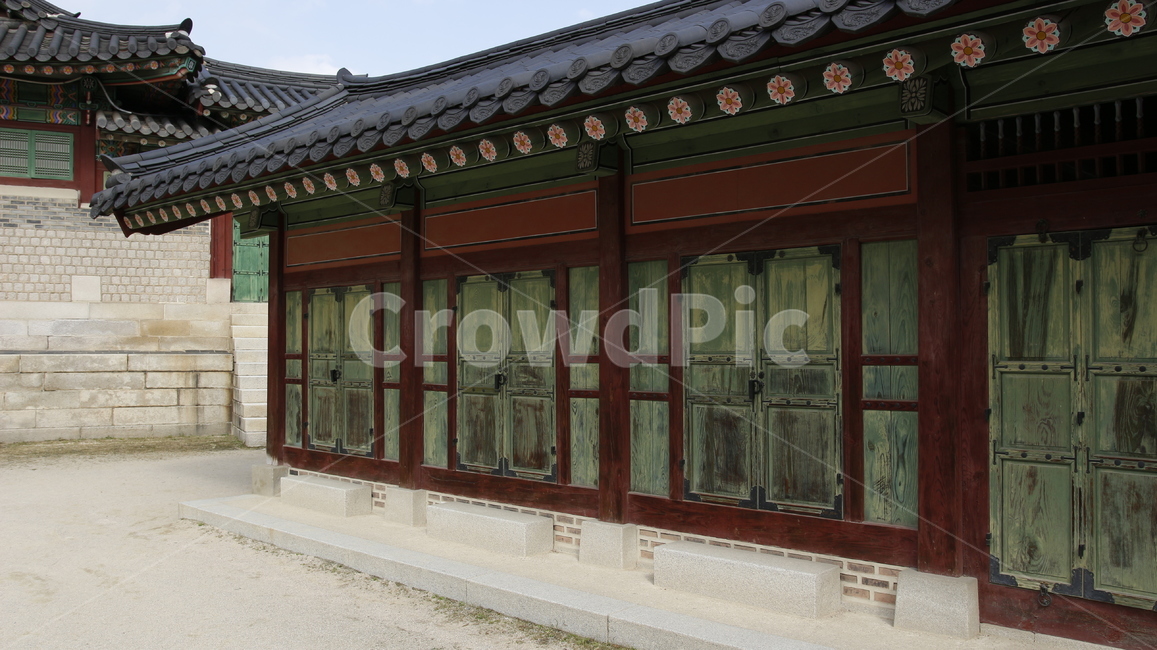 창덕궁,궁궐,조선,한옥,전통,기와,지붕,서까래,burgundy,암적색,green,초록,문,door,전통건축,건축